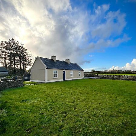 Killawalla Cottage, Westport. Exterior photo