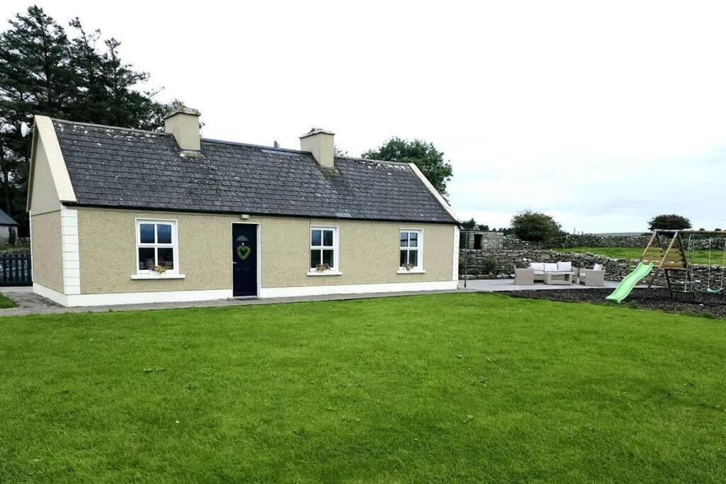 Killawalla Cottage, Westport. Exterior photo