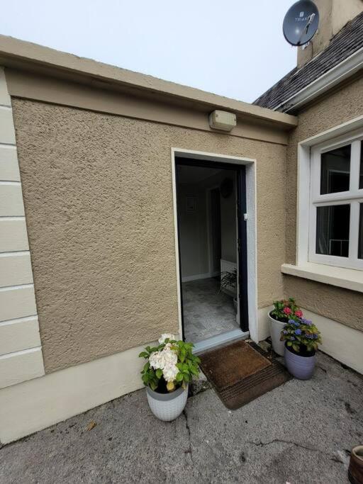 Killawalla Cottage, Westport. Exterior photo