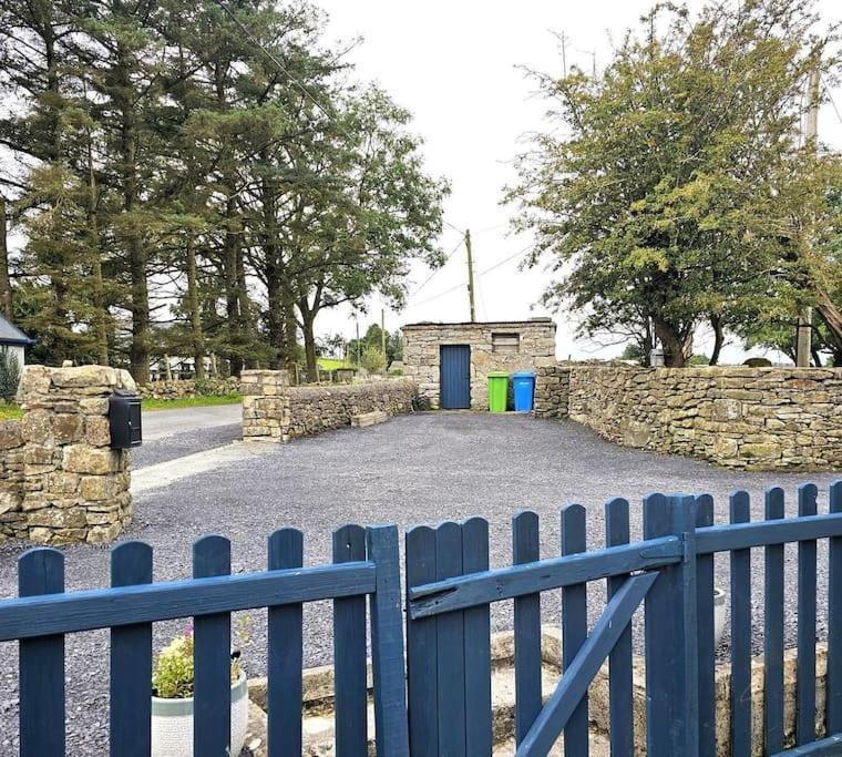 Killawalla Cottage, Westport. Exterior photo